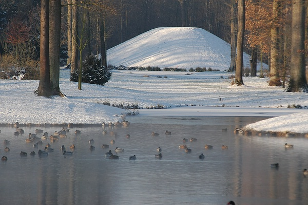 Fulwellpark Umkirch: Der Kegel im Schneekleid