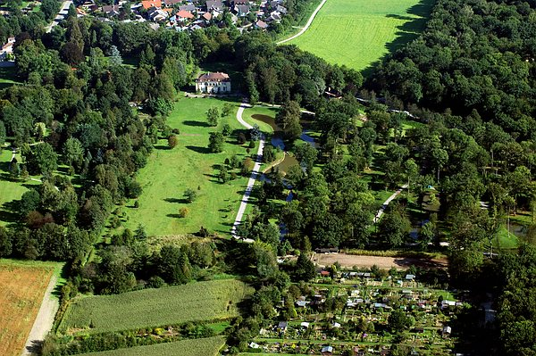 Gärten zeigen das Herz der Menschen:
Queen-Auguste-Victoria-Park,  als Kulturgut eine Verneigung vor der Schöpfung