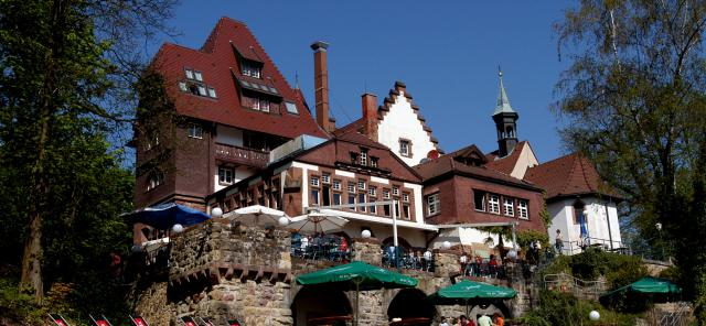 Gold-Blick auf das schöne Freiburg: Vom Schloss-Café auf dem Lorettoberg